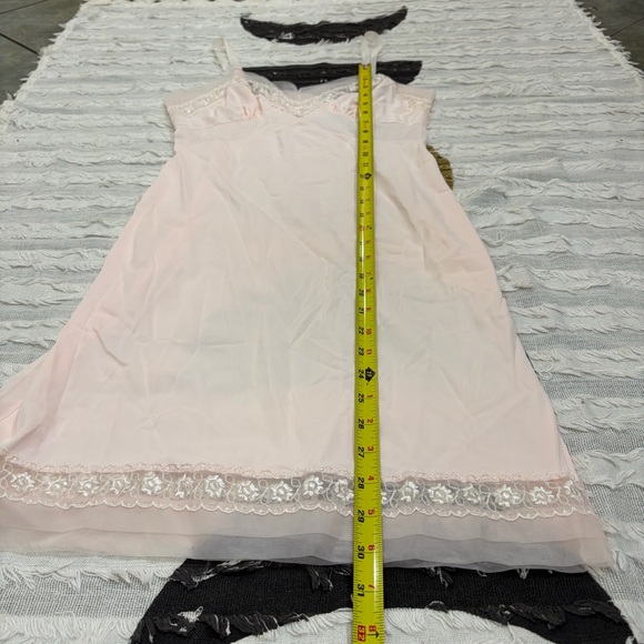 Gorgeous vintage pale pink embroidered slip / nightgown 34/ S/ slip dress - Picture 10 of 10